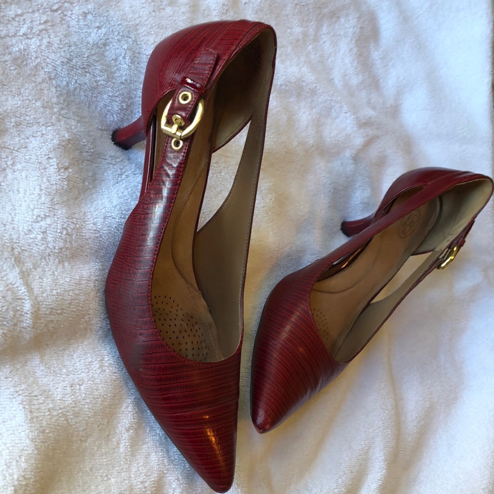 Ladies Circa Joan David kitten heel pumps